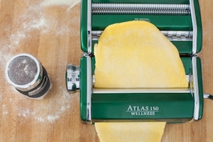 Preparazione Ravioli ripieni di patate, zafferano e provola con salsiccia  - Fase 2