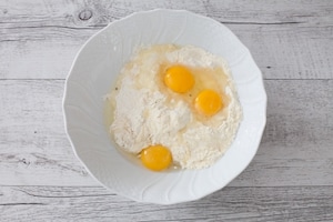 Preparazione Rigatoni con cavoletti di Bruxelles, limone e pinoli  - Fase 1