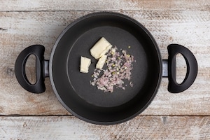 Preparazione Risotto al radicchio rosso di Treviso - Fase 1