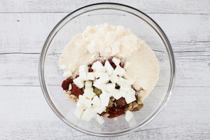 Preparazione Strudel salato con mozzarella, funghi porcini e pomodori secchi - Fase 1