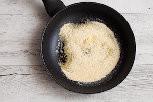Preparazione Tagliolini alla crema di zucca, funghi e briciole di pane  - Fase 5