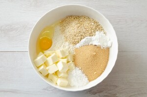 Preparazione Torta di briciole alla ricotta - Fase 1