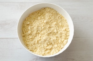 Preparazione Torta di briciole alla ricotta - Fase 1