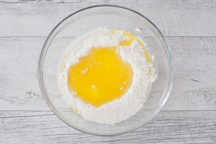 Preparazione Viennesi all’avena con ganache al cioccolato bianco e caffè - Fase 1 Preparazione Viennesi all’avena con ganache al cioccolato bianco e caffè - Fase 1