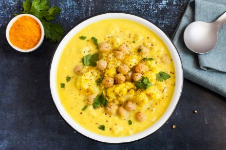 Preparazione Zuppa di cavolfiore e ceci alla curcuma - Fase 3 Preparazione Zuppa di cavolfiore e ceci alla curcuma - Fase 3