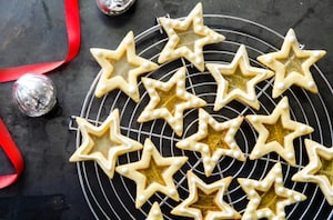 Preparazione Biscotti di vetro con frolla alle mandorle e limone - Fase 5