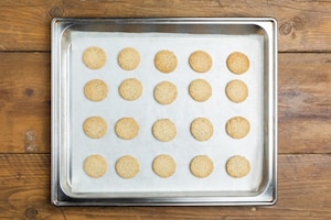 Preparazione Biscotti salati con mousse di salmone affumicato - Fase 4