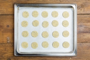 Preparazione Biscotti salati con mousse di salmone affumicato - Fase 3