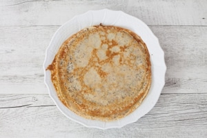 Preparazione Crepes integrali ai semi di papavero con yogurt alla fragola  - Fase 3