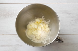 Preparazione Crostata meringata al cacao - Fase 1
