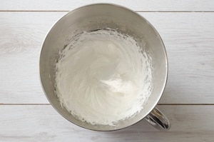 Preparazione Crostata meringata al cacao - Fase 4