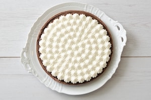 Preparazione Crostata meringata al cacao - Fase 8