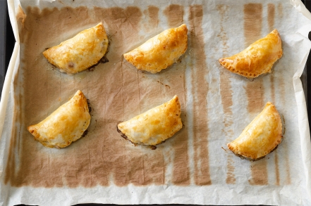 Preparazione Fagottini ai funghi, prosciutto e fontina - Fase 4 Preparazione Fagottini ai funghi, prosciutto e fontina - Fase 4