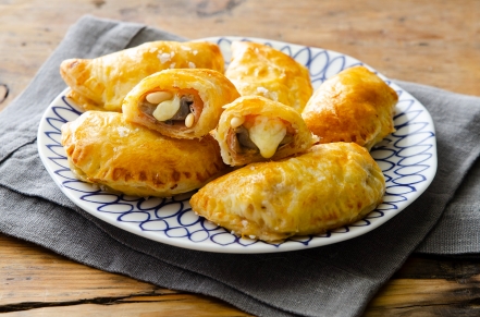 Preparazione Fagottini ai funghi, prosciutto e fontina - Fase 4 Preparazione Fagottini ai funghi, prosciutto e fontina - Fase 4