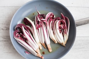 Preparazione Involtini gratinati di radicchio di Treviso tardivo e pancetta  - Fase 1