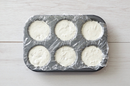 Preparazione Mousse al gorgonzola, datteri e semi caramellati - Fase 2 Preparazione Mousse al gorgonzola, datteri e semi caramellati - Fase 2
