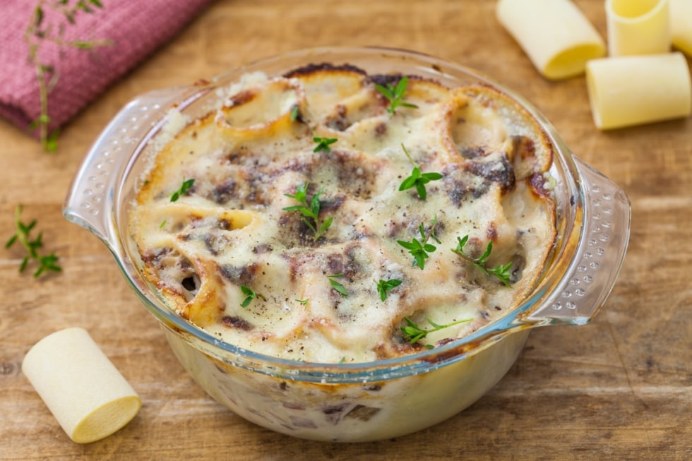 Paccheri gratinati ripieni di stracchino, radicchio e speck ricetta