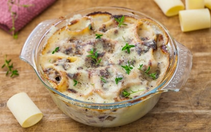 Paccheri gratinati ripieni di stracchino, radicchio e speck