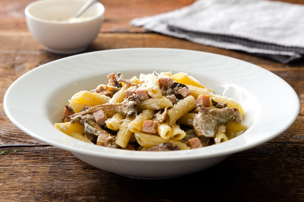 Penne prosciutto e funghi ricetta