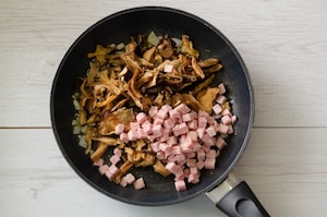 Preparazione Penne prosciutto e funghi - Fase 1