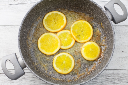 Preparazione Pollo al forno con arancia e finocchio - Fase 2 Preparazione Pollo al forno con arancia e finocchio - Fase 2