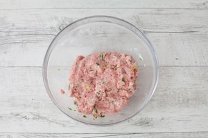 Preparazione Polpette prosciutto crudo e pistacchi  - Fase 1