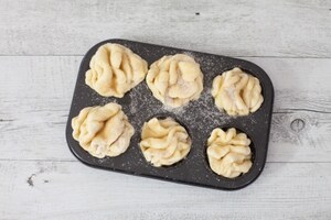 Preparazione Pull apart muffin alla cannella - Fase 3