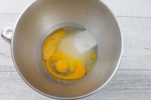 Preparazione Quadrotti di ricotta e gocce di cioccolato ai fiori d'arancio  - Fase 1