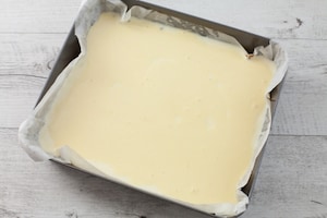 Preparazione Quadrotti di ricotta e gocce di cioccolato ai fiori d'arancio  - Fase 3