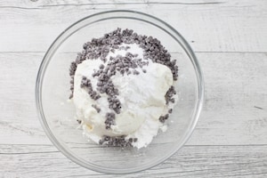 Preparazione Quadrotti di ricotta e gocce di cioccolato ai fiori d'arancio  - Fase 2