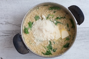 Preparazione Risotto d’orzo con crema di zucca allo yogurt - Fase 3