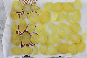 Preparazione Sfogliata di patate al formaggio con erbe aromatiche - Fase 1