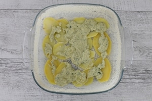 Preparazione Sfogliata di patate al formaggio con erbe aromatiche - Fase 3