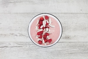 Preparazione Smoothie bowl ai lamponi, banana e pistacchi  - Fase 2