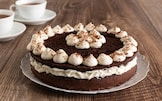 Torta al cacao con crema al latte