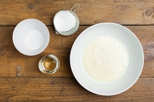 Preparazione Torta al cacao con crema al latte - Fase 1