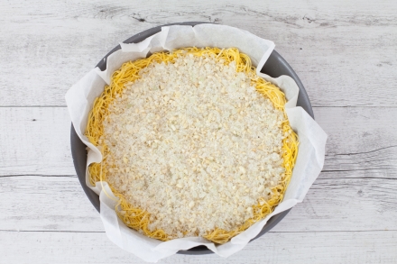Preparazione Torta di tagliatelle - Fase 5 Preparazione Torta di tagliatelle - Fase 5