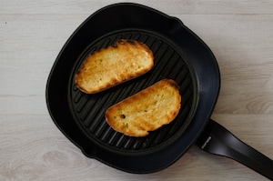 Preparazione Avocado toast al salmone - Fase 1