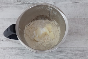 Preparazione Biscotti di pan di zenzero con il Bimby - Fase 1