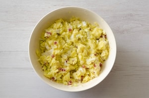 Preparazione Cannelloni di porri ripieni con patate e salame - Fase 1