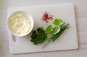 Preparazione Capesante al brandy e burro alle erbe - Fase 1