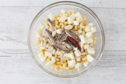 Preparazione Cellentani gratinati al formaggio e acciughe  - Fase 1 Preparazione Cellentani gratinati al formaggio e acciughe  - Fase 1