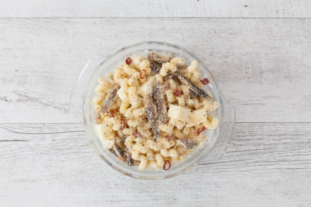 Preparazione Cellentani gratinati al formaggio e acciughe  - Fase 2 Preparazione Cellentani gratinati al formaggio e acciughe  - Fase 2