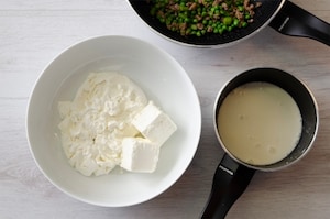 Preparazione Cheesecake salata con asparagi e robiola - Fase 2