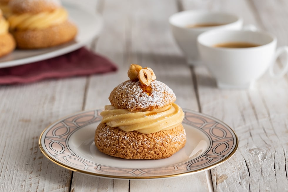 Choux craquelin con crema al praliné ricetta