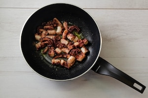 Preparazione Crostoni con polpo scottato e cavolo nero - Fase 4