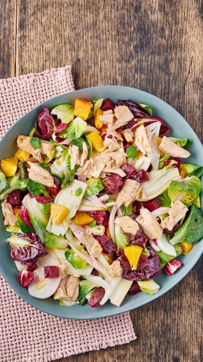 Insalata di arance, finocchi, barbabietole e sgombro