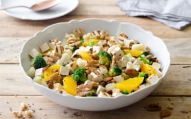 Insalata di verdure invernali con tofu grigliato