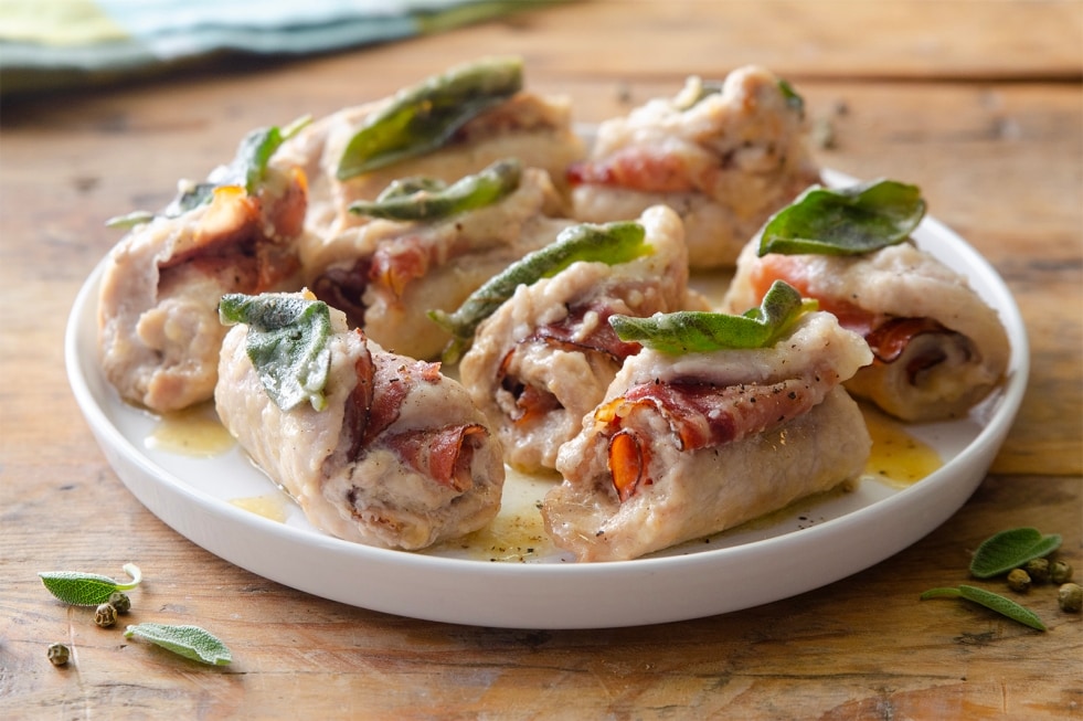 Involtini di maiale allo speck, salvia e birra ricetta