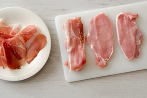 Preparazione Involtini di maiale allo speck, salvia e birra - Fase 1